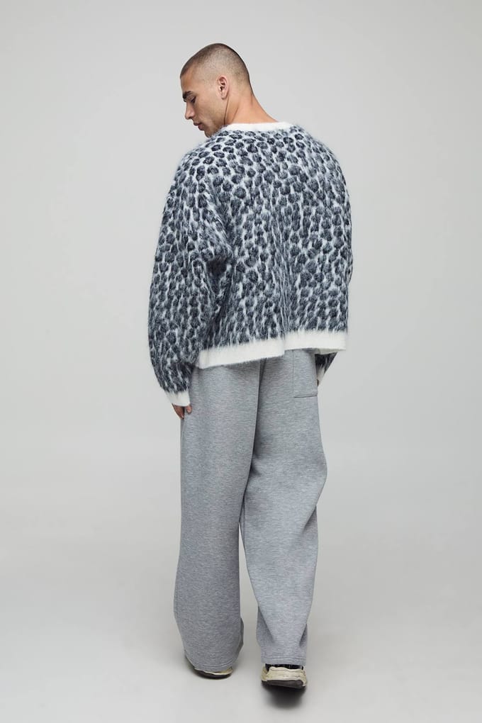 Oversized Boxy Geborstelde Dierlijke Gebreide Trui | White | Size Medium