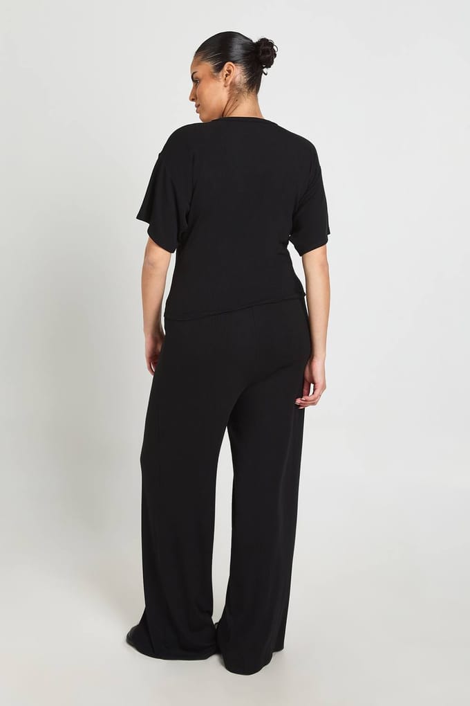boohoo Dames Plus Geribbelde Top Met Getailleerde Taille En Wijde Broek Coordinatenset | Zwart | Maat: 50