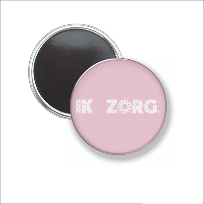 Button Met Magneet 58 MM - Ik Zorg - Licht Roze - NIET VOOR KLEDING