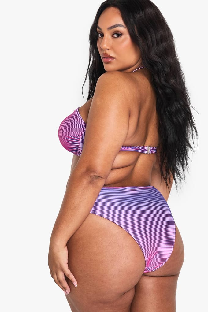 boohoo Dames PLUS TEXTURED STRIPE BANDEAU BIKINI | Violet | Maat: 52