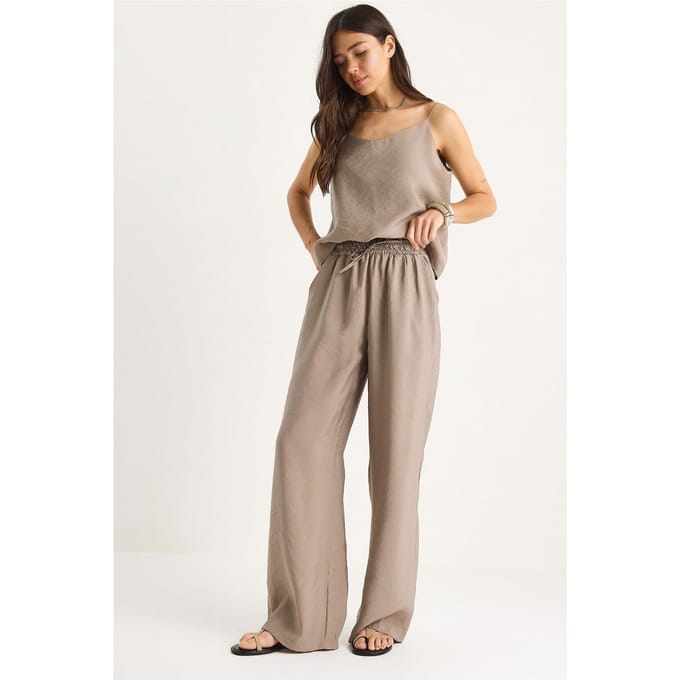 Mouwloze Camisole en Wijde Pantalon Coördinaten Set