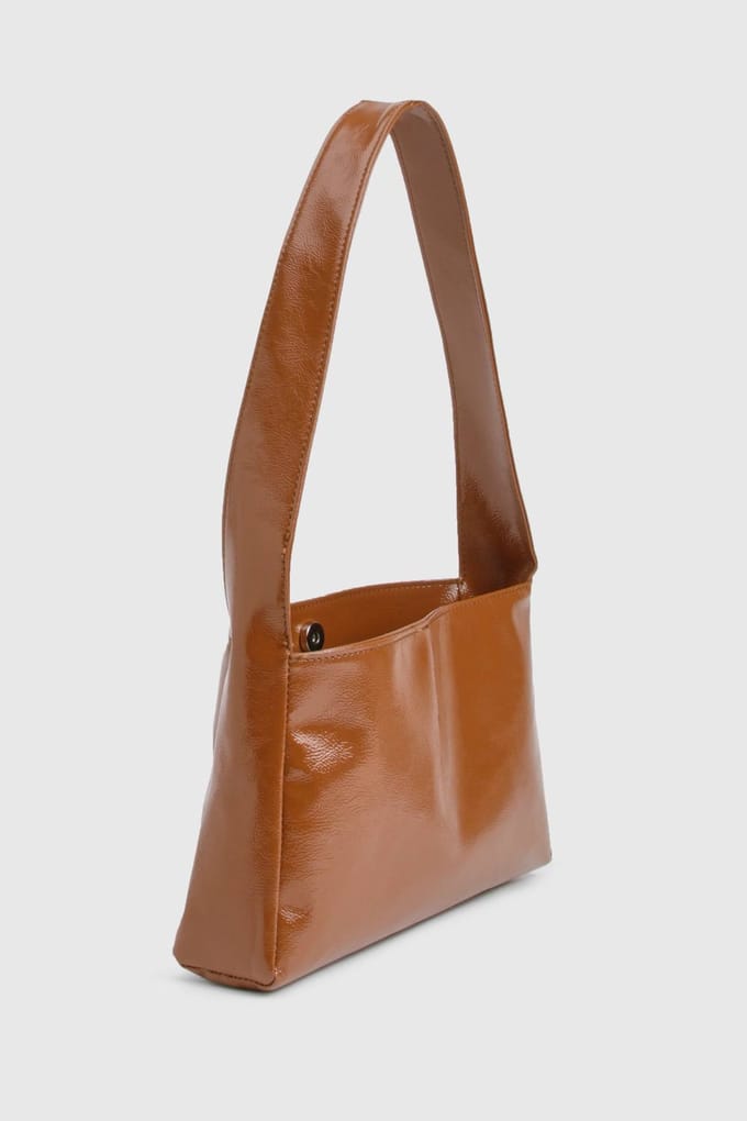 boohoo Dames Getextureerde patent schoudertas | Tan