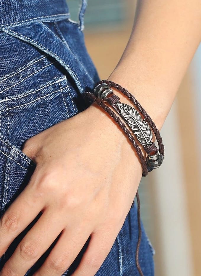 Imitatie leren gevlochten herenarmband veer
