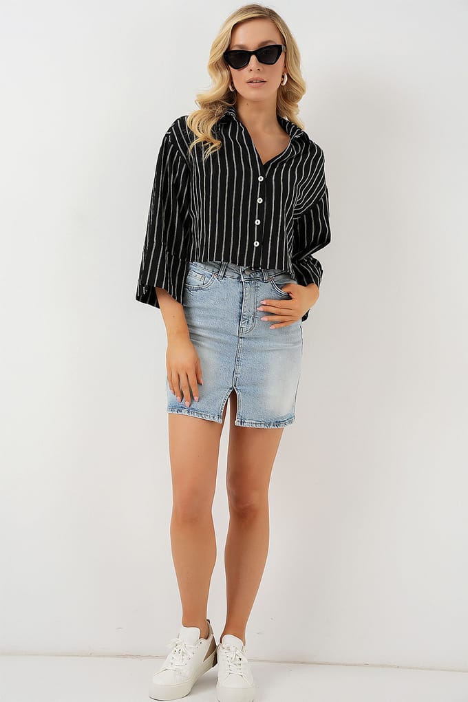 Oversized Gestreepte Cropped Shirt met Knopen sluiting