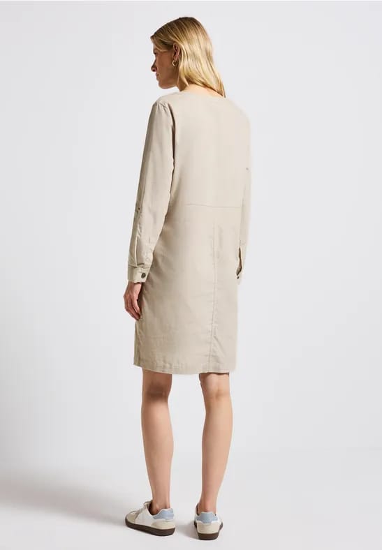 Corduroy jurk met gespleten hals