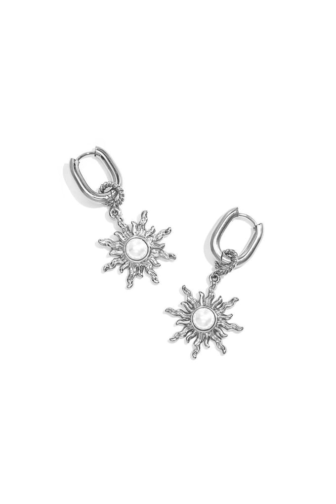 Squoval oorbellen met boho zon charm - Goudkleur