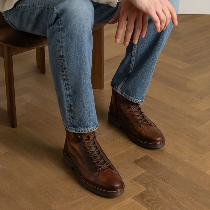 Manfield - Heren - Bruine leren veterboots - Maat 44