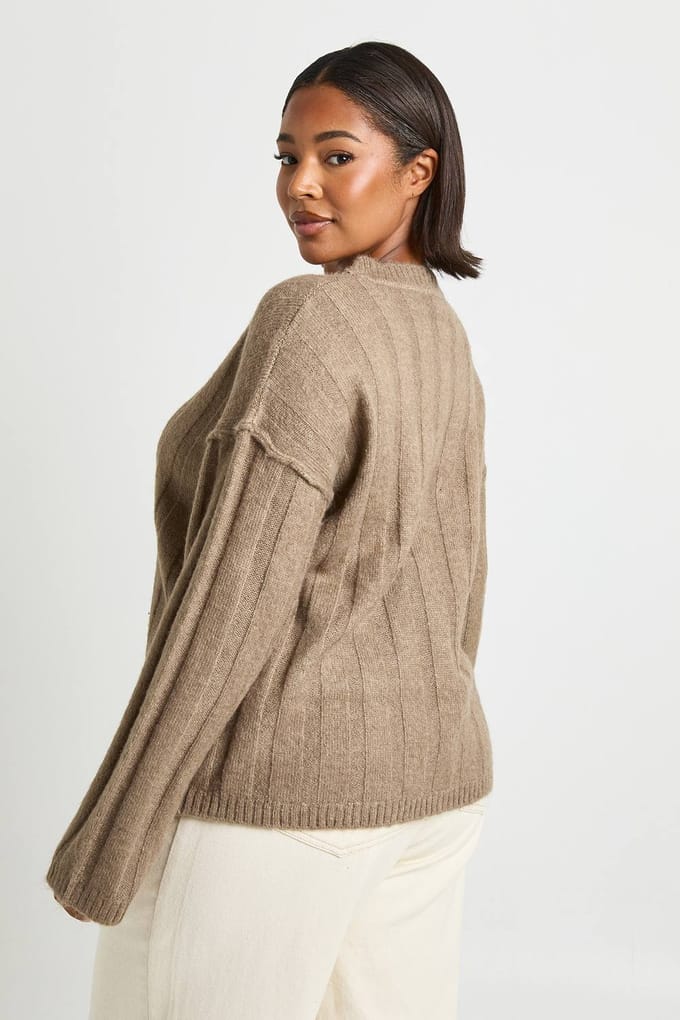 boohoo Dames Plus Soft Wide Rib Oversized Trui | Mokka | Maat: 46