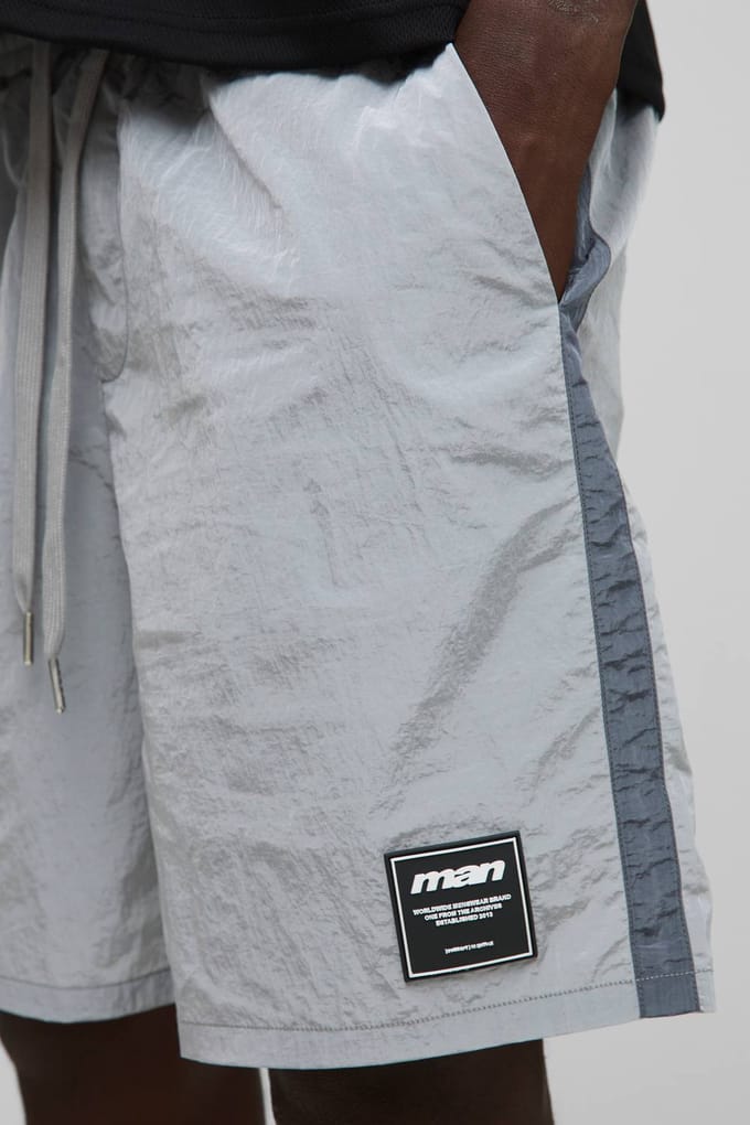 Relaxte pasvorm hoogglanzende gerimpelde nylonshorts | Light Grey | Size XS