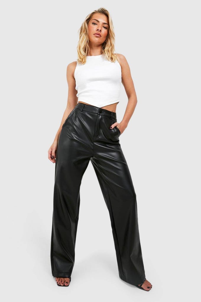 boohoo Dames Leather Look Relaxed Fit Straight Leg Trousers | Black | Maat: 16