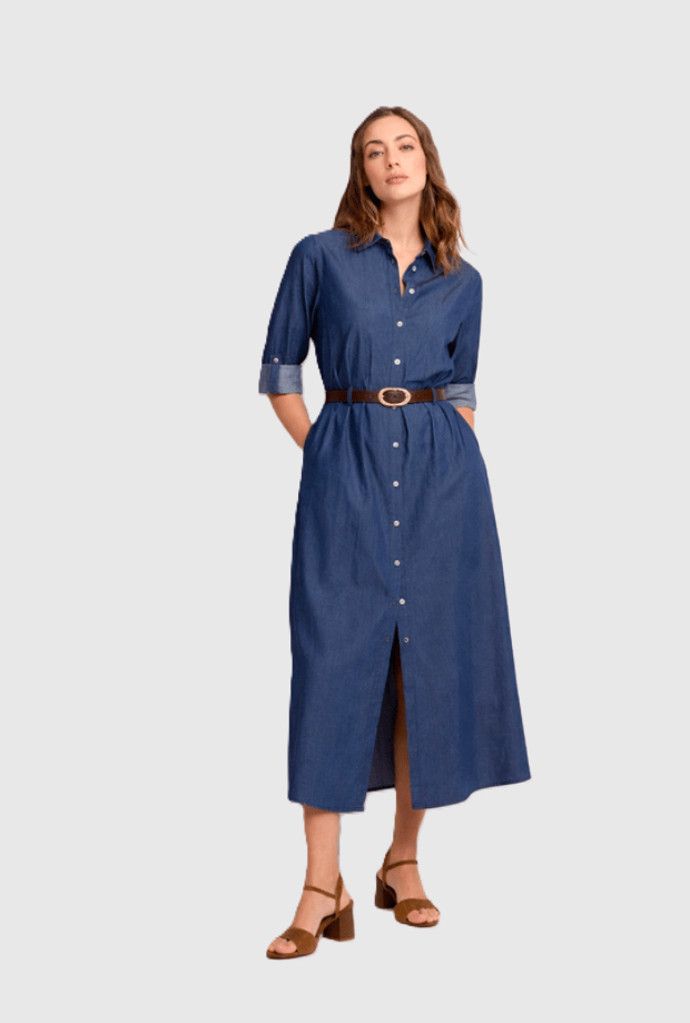 vrouw blauwe jurk