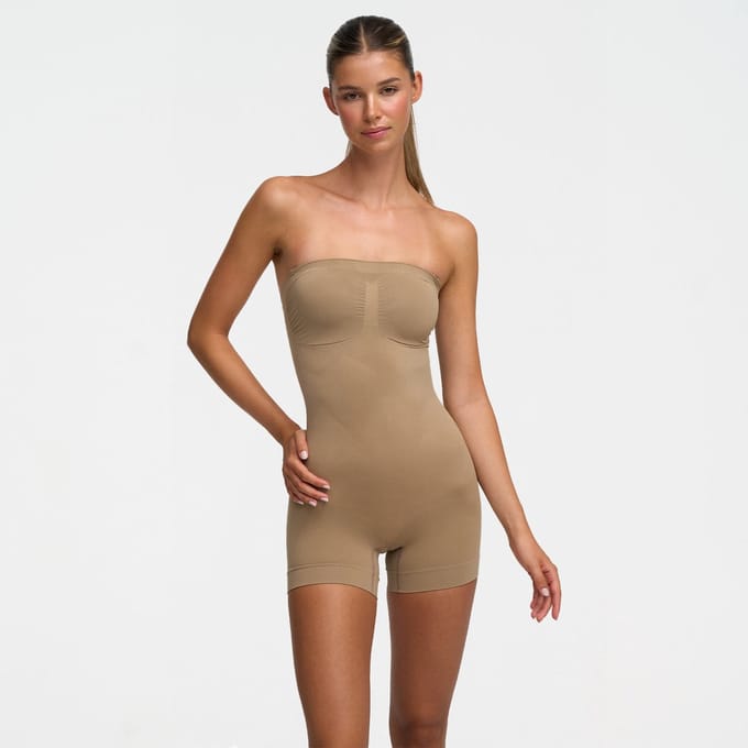 cfab - Strapless corrigerende bodysuit met shortje - Donkerbeige - M - Corrigerende Body - Naadlos - corrigerend ondergoed dames