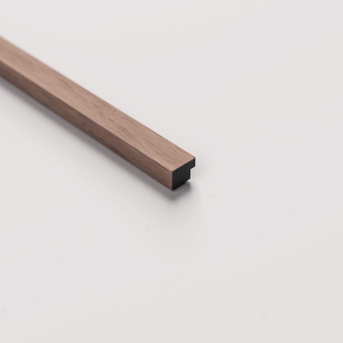 Barnwoodweb Decorlijst Walnut – 260 × 2,5 × 1,8 cm - Perfecte Afwerking bij Walnut Wand- & Akoestische Panelen