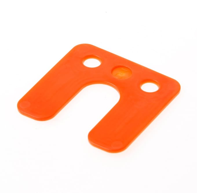 stelplaat met sleuf 2mm (4500kg) zak = 48st. Oranje