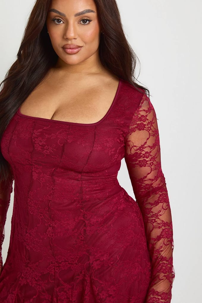 boohoo Dames Plus Kanten Godet Skater Mini Jurk | Burgundy | Maat: 24
