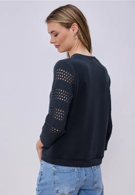 Shirt met geperforeerde mouwen