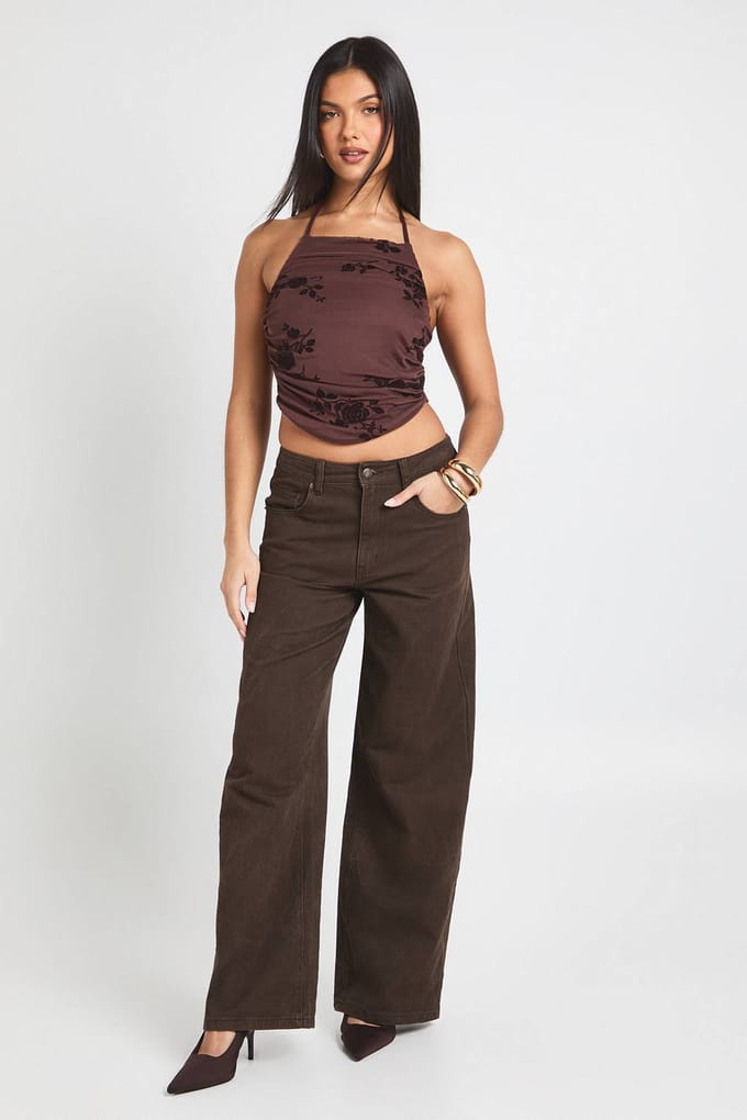 boohoo Dames Bloemrijke Devoure gerimpelde halternecktop | Chocolate | Maat: 12