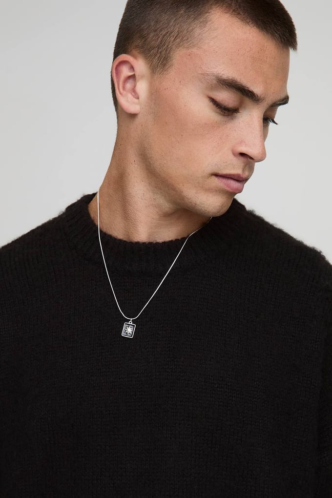 Boxy pasvorm geborstelde verlengde nek gebreide trui | Black | Size Medium