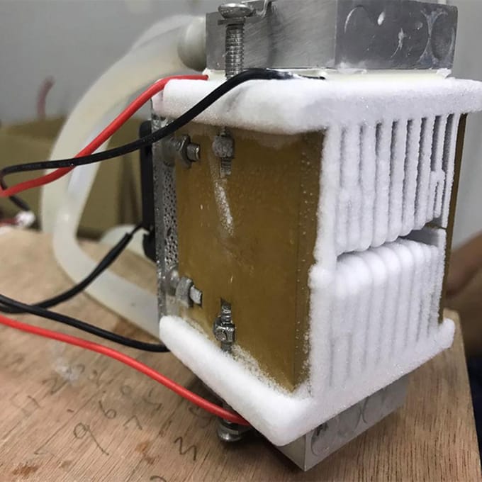 DIY 12V TEC Elektronische Peltier Halfgeleider Thermo-elektrische Koeler DIY Koelkast Waterkoeling black