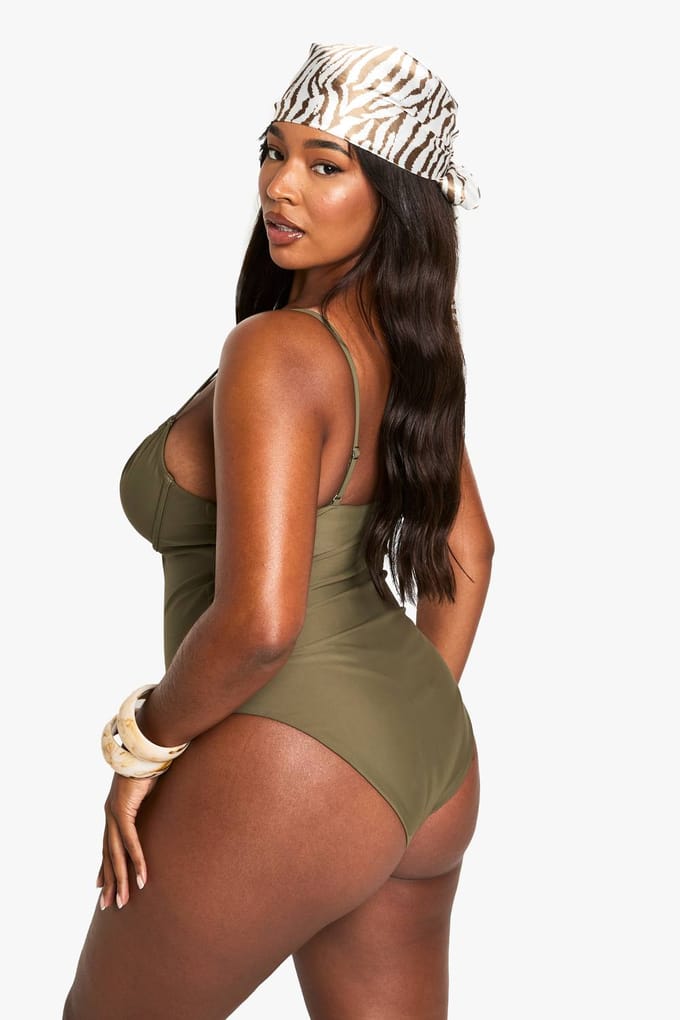 boohoo Dames Plus Shell Trim Gerimpte Cup Onderbeugel Badpak | Khaki | Maat: 26
