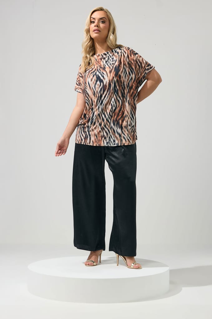 Yours London Bruine Top Met Zebraprint En Gedrappeerde Schouders Size 46