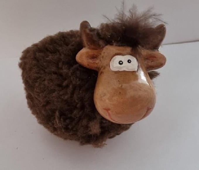 Aardewerk - Wollen vrolijke Schaap kleur bruin ( set van 2 stuks )