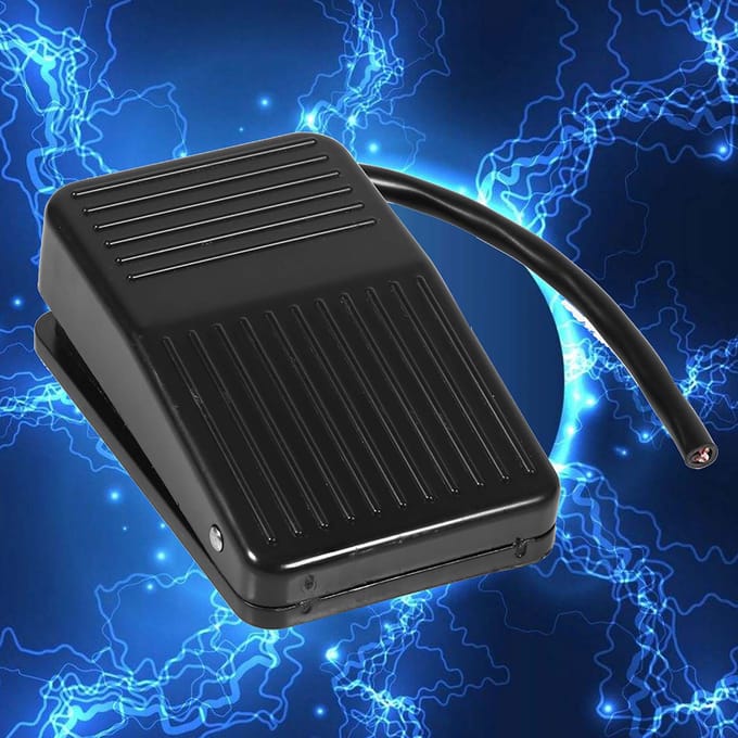 220V / 380V Elektrische Stroom Plastic Voetpedaal Schakelaar Aan Uit Bediening Zwarte Kleur   10cm Snoer black