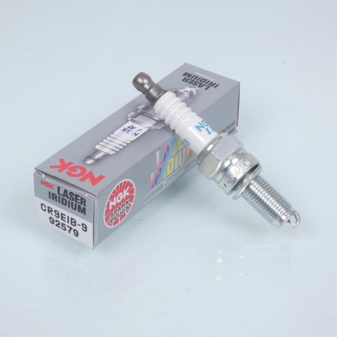 Bougie d'allumage NGK pour Scooter Benelli 150 Caffe Nero 4T 2011 à 2016 Neuf