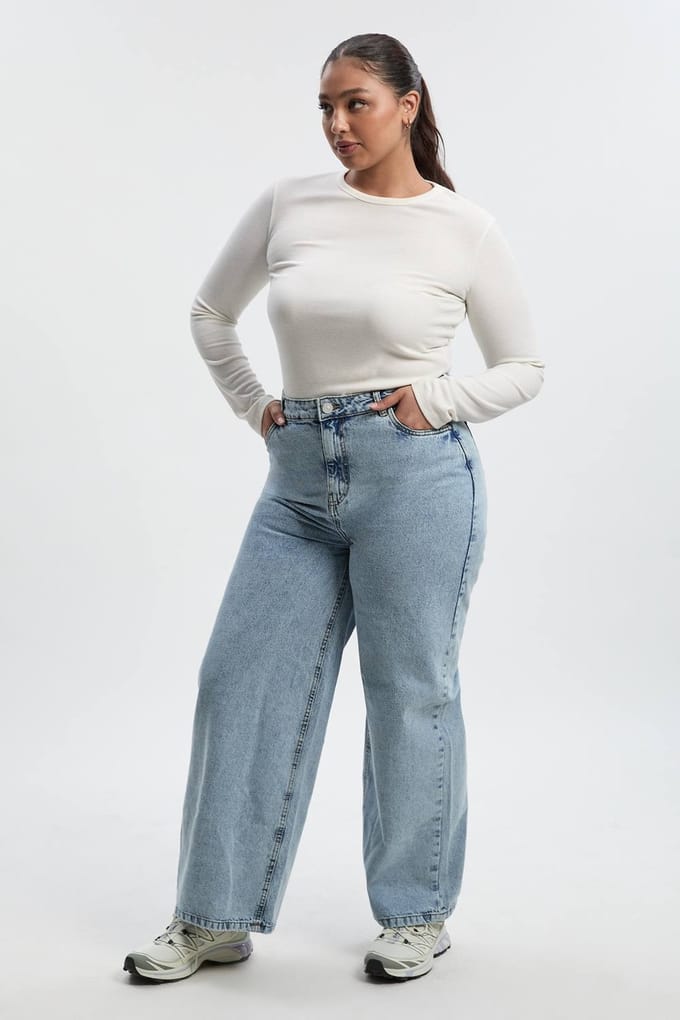 Dames Boohoo Basics Plus jeans met rechte pijp | Light Wash | Maat: 28