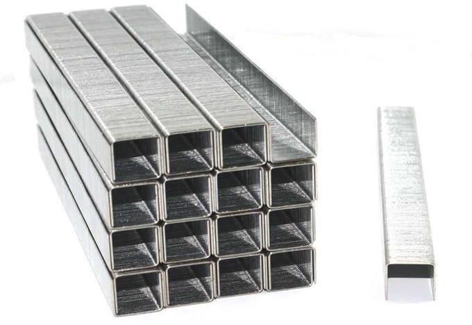 10000 Heftige Nietjes - Type 53 - 8mm Lengte - Verzinkt Metaal
