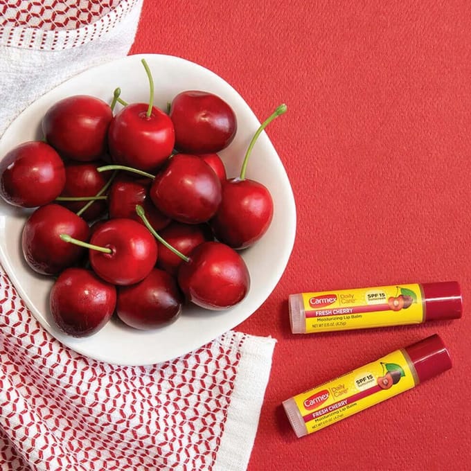 Carmex Balsem voor de Lippen Fresh Cherry SPF 15 - Lippenbalsem - voor gesprongen lippen, 4-pack