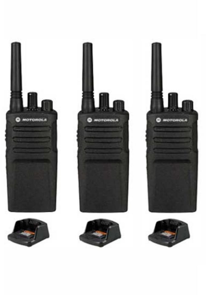 Set van 3 Motorola XT420 UHF IP55 PMR446 Portofoon met laders