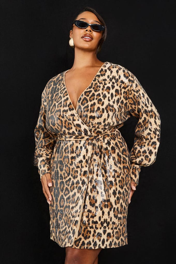 boohoo Dames Plus Pailletten Wikkeljurk | Leopard | Maat: 20