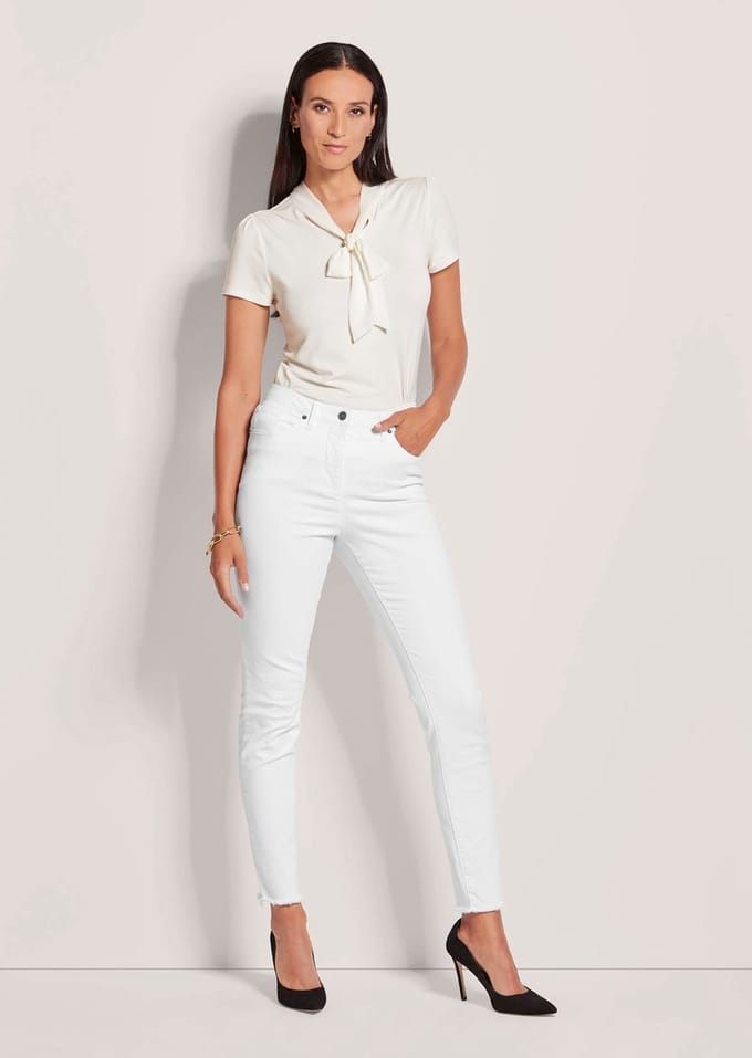 MADELEINE M-Jeans, Wijd M-jeans in recht model met logo-borduursel