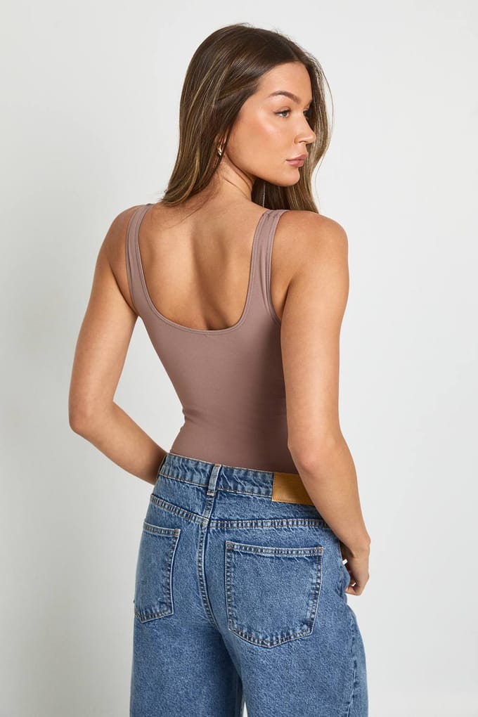 boohoo Dames Naadloos V-hals mouwloos bodysuit | Mocha | Maat: Small
