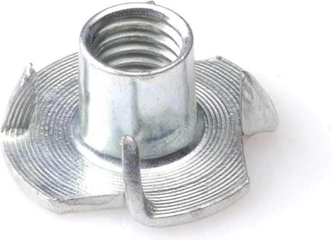 Inslagmoer voor hout vz M6.0x9mm