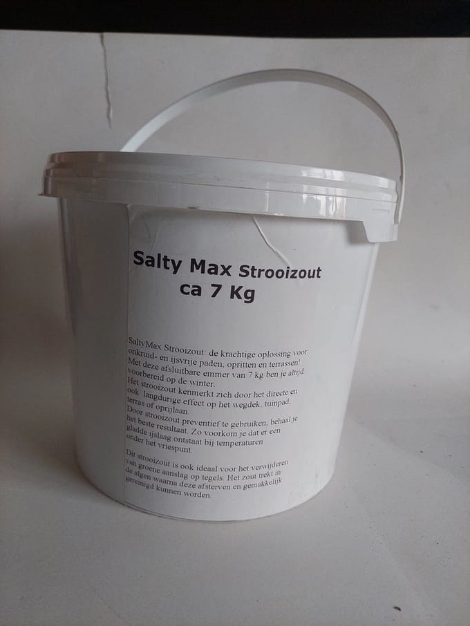 Saltymax strooizout ca 6 Kg in afgesloten emmer + 250 gram gratis