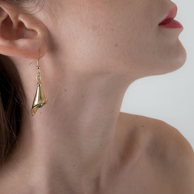 Sylvie Monthulé | Gouden Oorbellen | Aronskelk