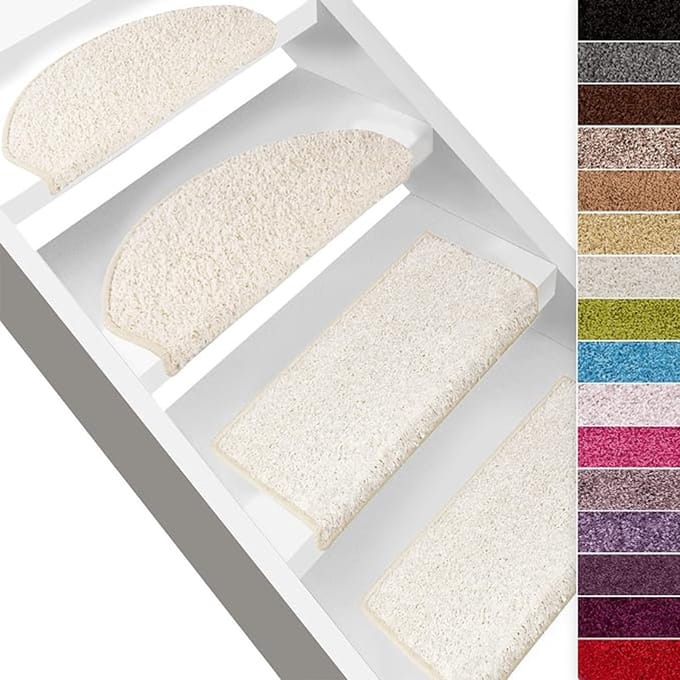 FLOORDIREKT Shaggy Trapmat - Sphinx - Zelfklevend - Halfrond - Creme - 23,5 x 65 cm