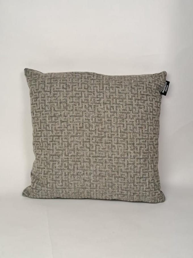 Madison sierkussen 45x45cm Maze Black