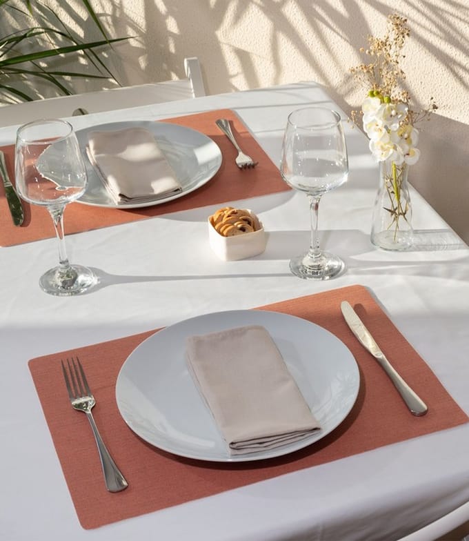 Placemats Set van 4 – Sofia Koraal – 30x43 cm – Linnenlook – Afwasbaar – Onderlegger & Tafeldecoratie