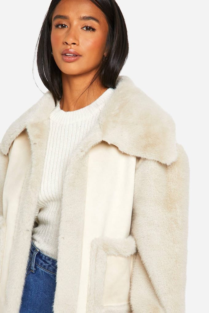 boohoo Dames Petite Nepbont Gelijmde Korte Jas | Light Stone | Maat: 42