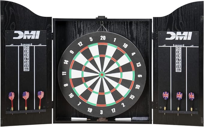 Dartbordkast Set met Twee Dartpijlen en Traditioneel Scorebord