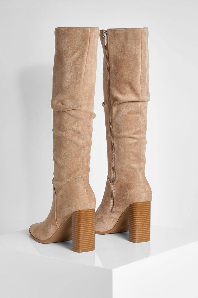 boohoo Dames Faux Suede Ruched Block Heel Knee High Boot | Taupe | Maat: 40