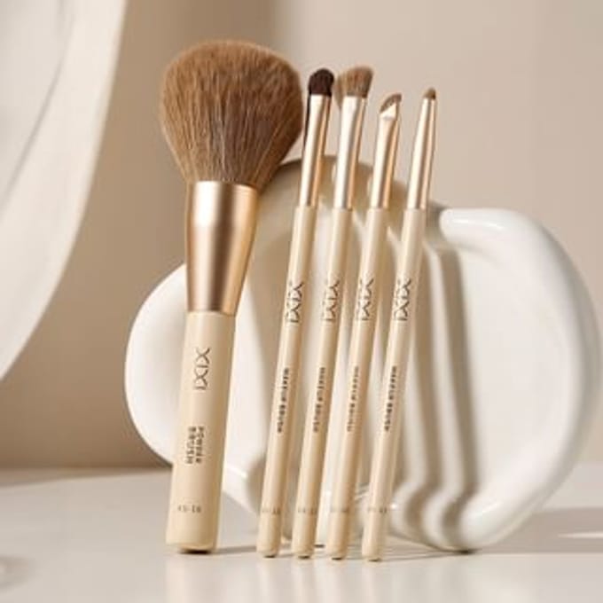 xixi - Light, Fluffy And Soft Make Up Brush - 5 Types #XS-16 - 1 pc