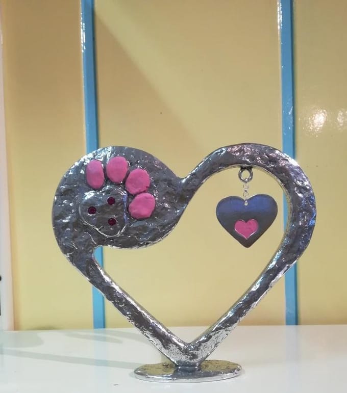 Hart sculptuur Roze poot met Swarovski steentjes