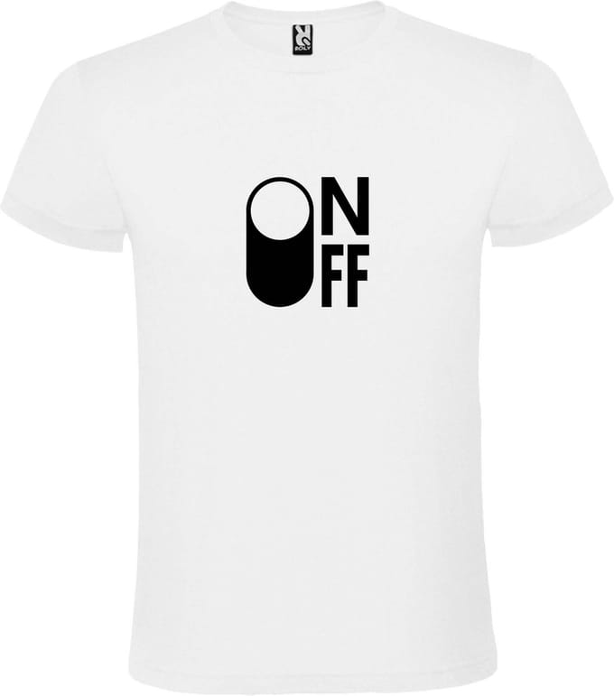 Wit T-Shirt met “ On/Off Button ON “ afbeelding Zwart Size S