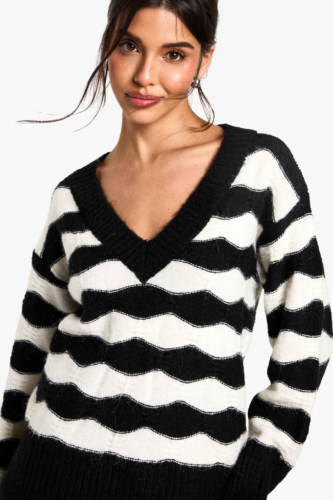 boohoo Dames V-hals gestreepte oversized gebreide trui | Mono | Maat: Small