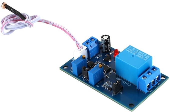 Dailygoody - Licht Sensor Relay Module - Fotoresistor Schakelaar - Instelbare Vertraging - DC 24V - Betrouwbare Sensor - Energiebesparing - Geschikt v