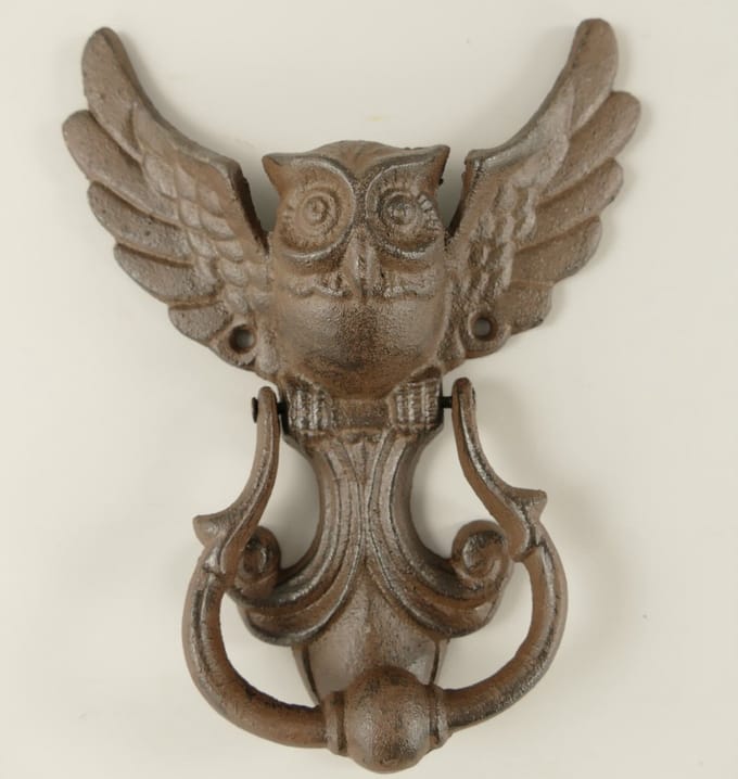 Maddeco - gietijzeren deurklopper - uil met uitslaande vleugels - bruin